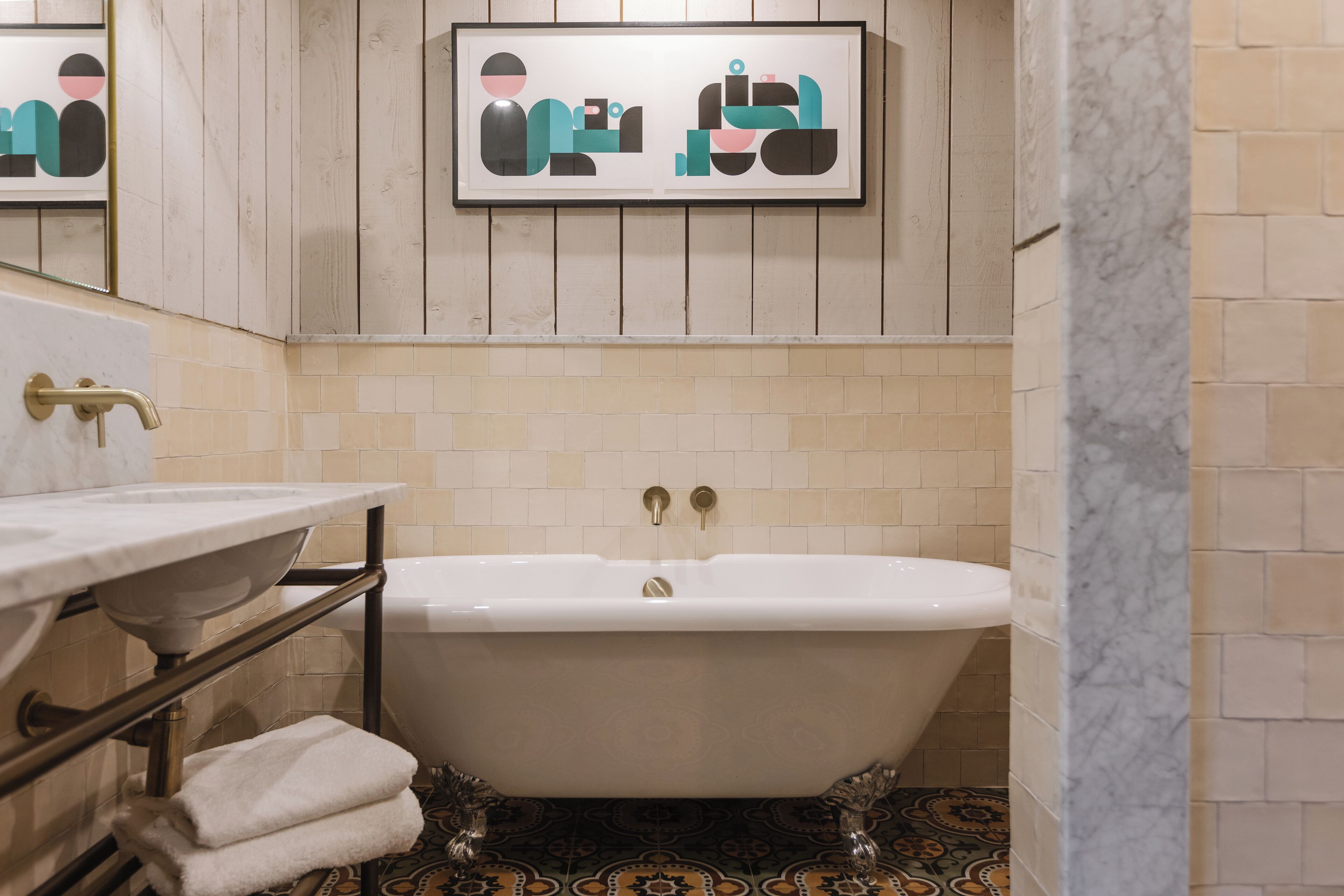 the classic share | bathroom | hair dryer, towels