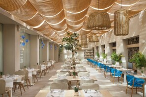 2 restaurants; breakfast, lunch and dinner served  - Iberostar Selection Fuerteventura Palace (Pajara)