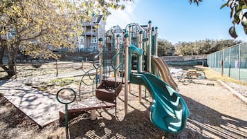 Children’s play area – outdoor