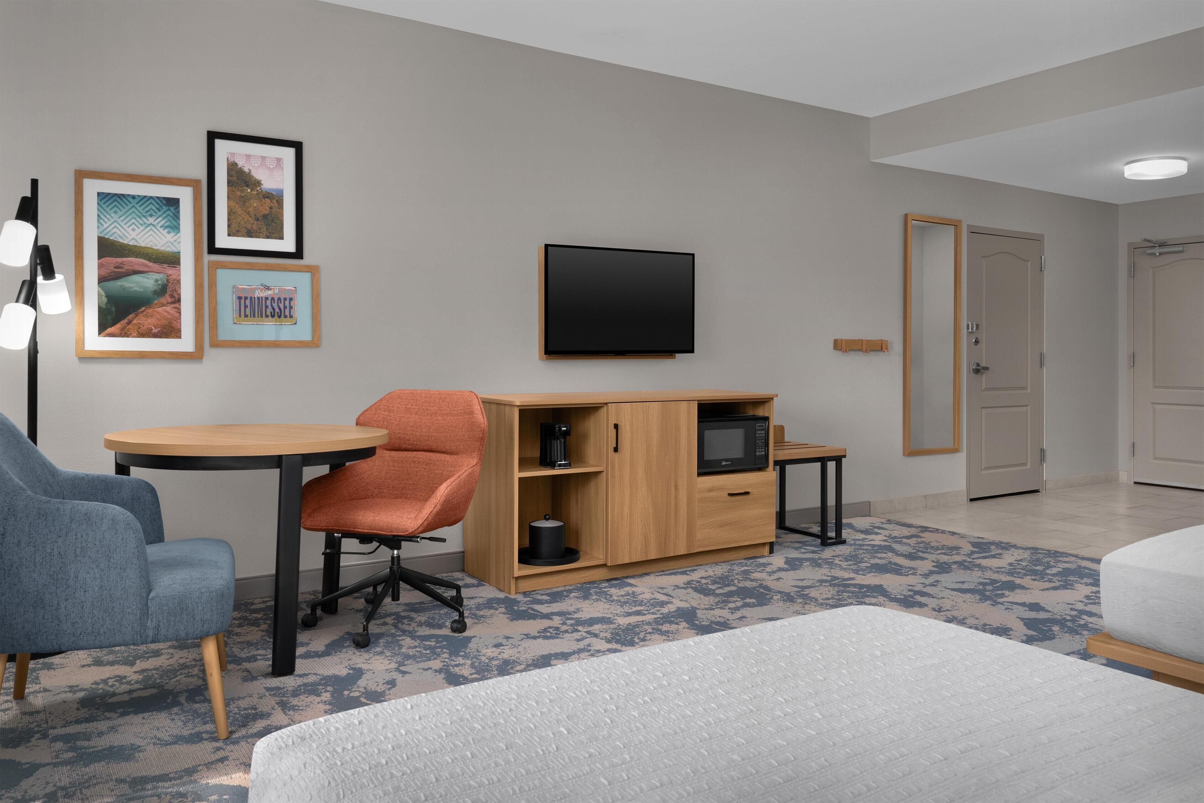 Habitación, 1 cama King size, con acceso para personas discapacitadas, para no fumadores | Área de sala de estar | Televisión 