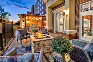 Terrace/patio - Homewood Suites by Hilton Cleveland-Beachwood (Beachwood)