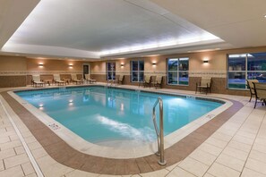 Indoor pool - Homewood Suites by Hilton Cleveland-Beachwood (Beachwood)