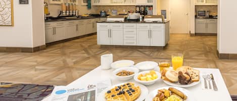 Tägliches inbegriffenes Frühstücksbuffet