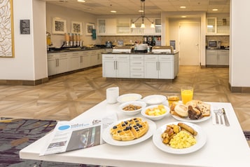 Free daily buffet breakfast