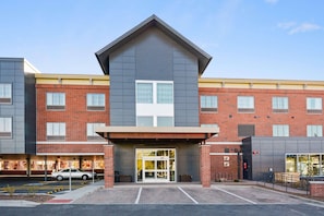 Exterior - Country Inn & Suites by Radisson, Flagstaff Downtown, AZ (Flagstaff)
