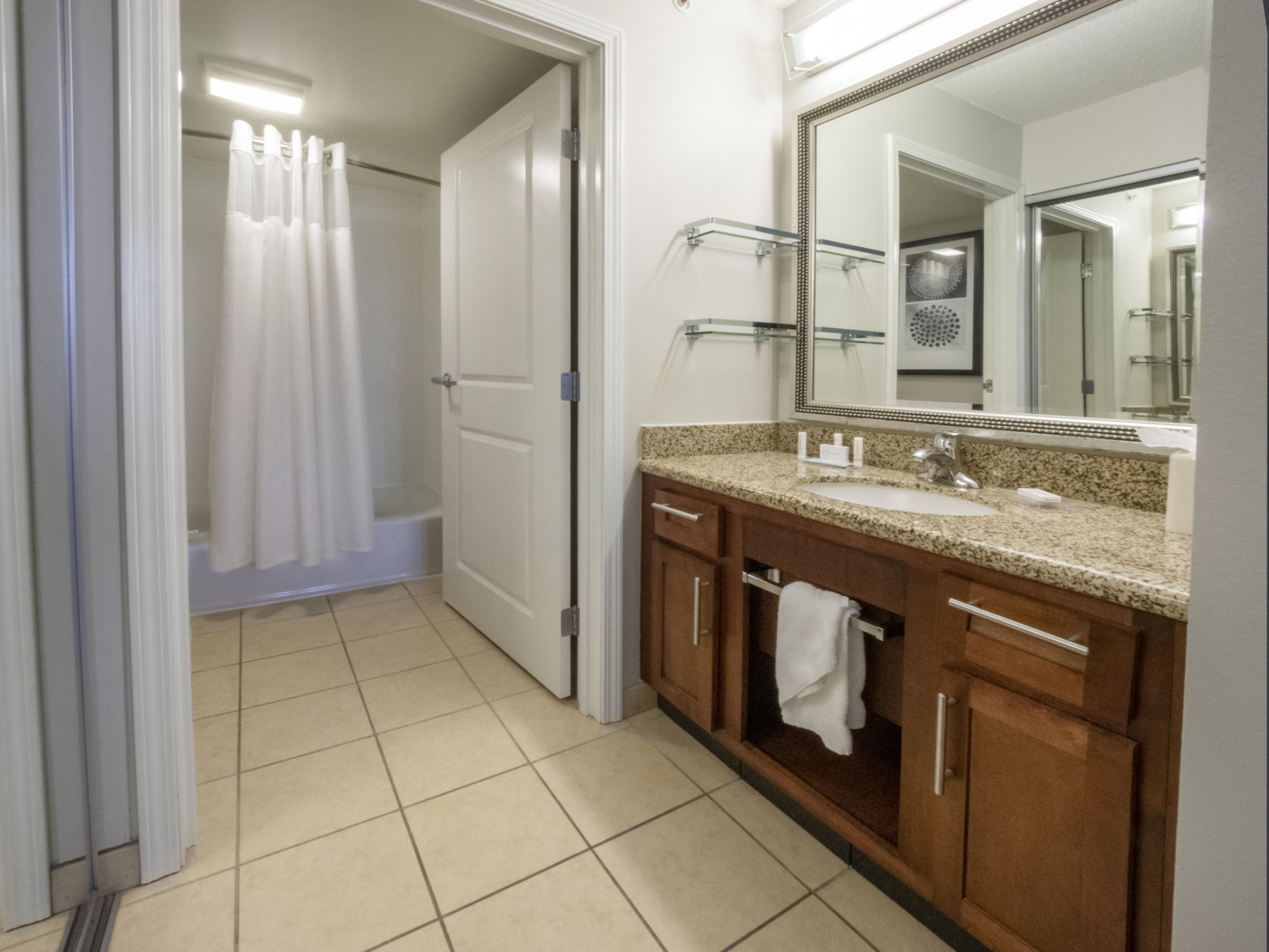 studio, 1 king bed with sofa bed | bathroom | shower, free toiletries, hair dryer, towels