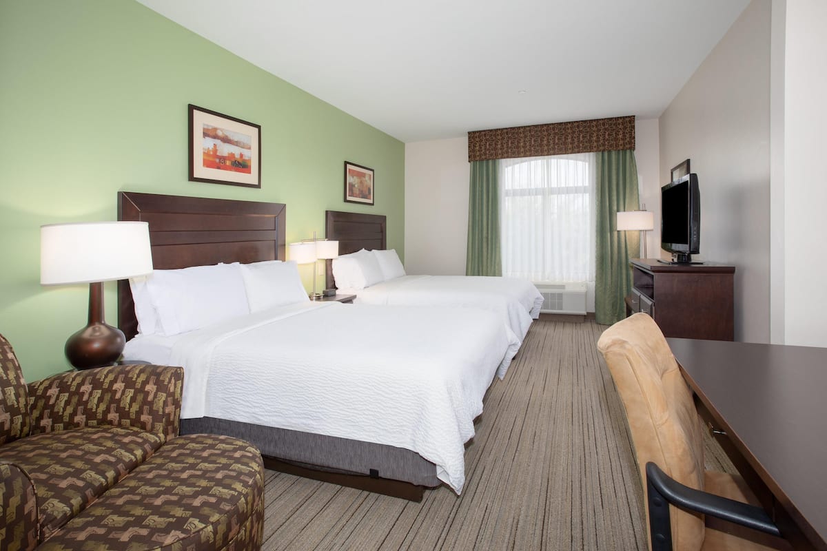 Hypo-allergenic bedding available, desk, iron/ironing board, WiFi (free)
