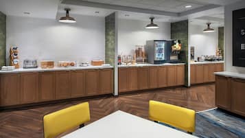 包含每日自助早餐