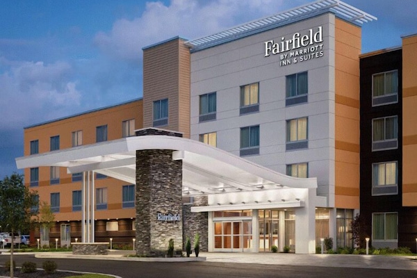 Een kluis op de kamer, een bureau, extra bedden, gratis wifi