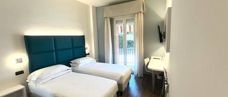 Classic Room, 2 Twin Beds | Minibar, in-room safe, desk, blackout drapes