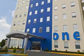 Porch - One Toluca Aeropuerto (Toluca)