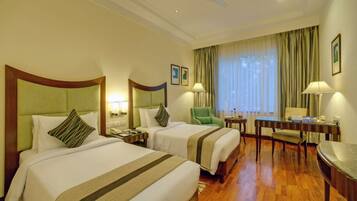 Superior Room, 2 Single Beds | Premium bedding, minibar, in-room safe, desk