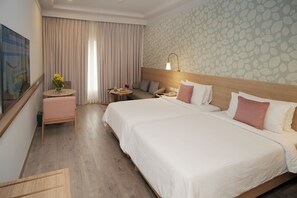 ห้องซูพีเรีย, เตียงเดี่ยว 2 เตียง | เครื่องนอนระดับพรีเมียม, มินิบาร์, ตู้นิรภัยในห้องพัก, โต๊ะทำงาน
