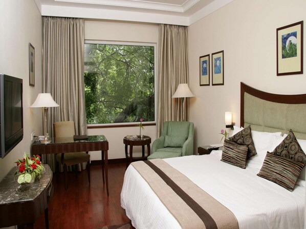 Premium bedding, minibar, in-room safe, desk