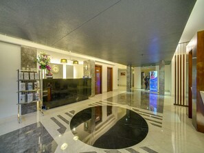 Lobby - The Muse Sarovar Portico Nehru Place Delhi (New Delhi)