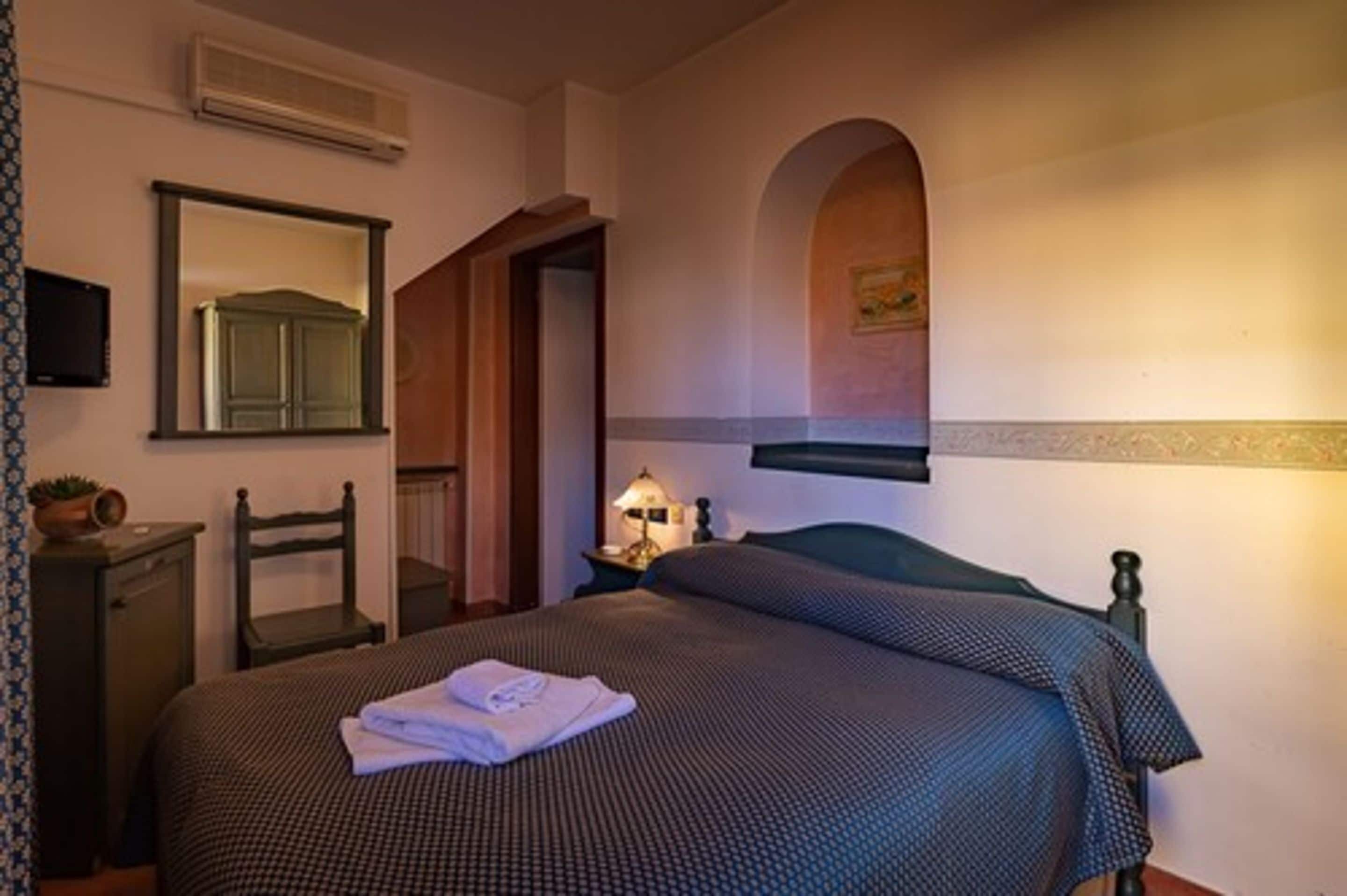 basic single room, 1 bedroom | 1 bedroom, desk, laptop workspace, free wifi