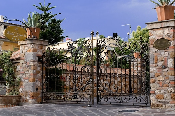 Pintu masuk hartanah