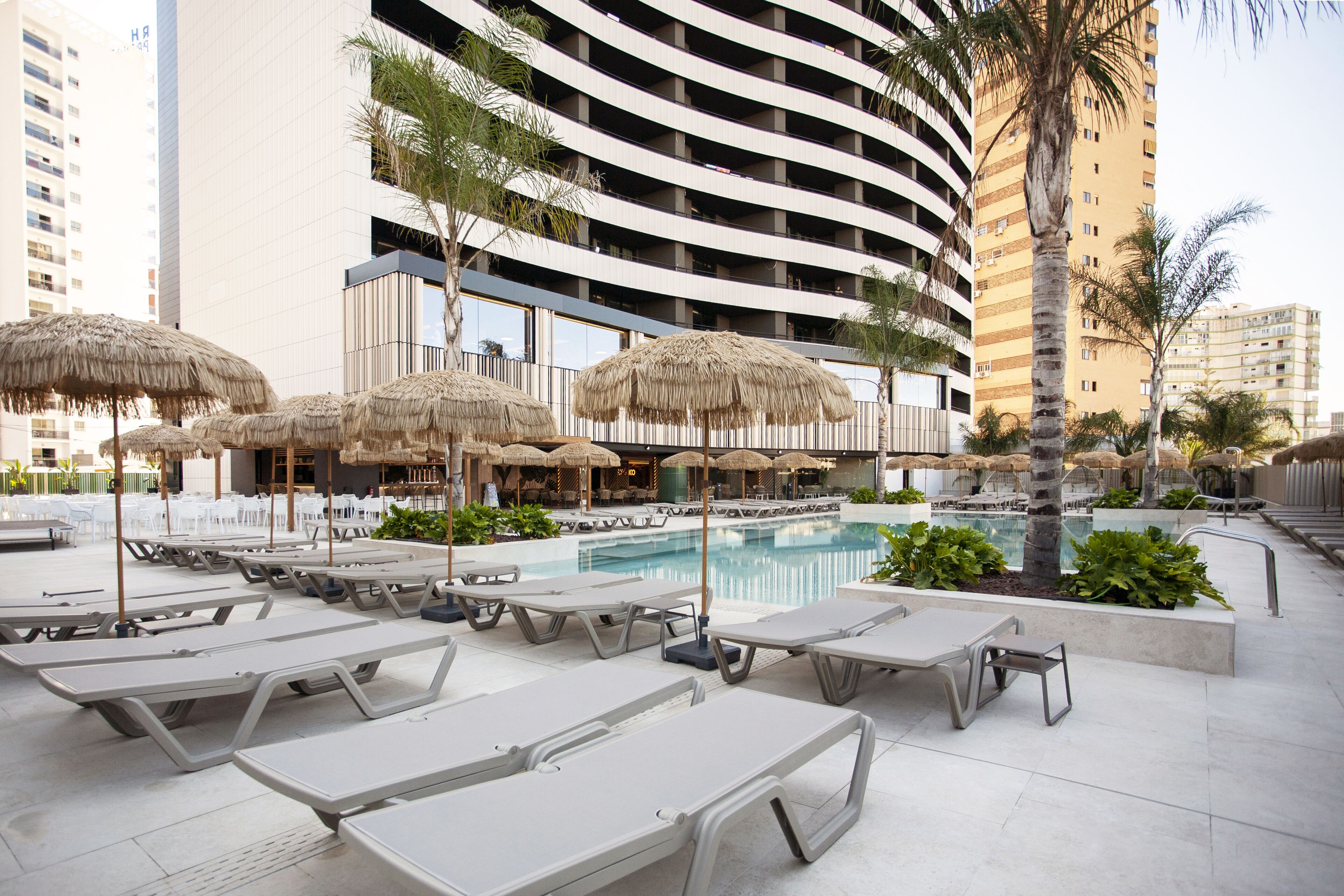 2 outdoor pools, open 9:00 am to 8:00 pm, pool loungers