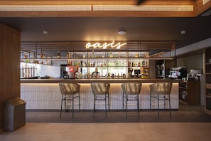 2 bars/lounges, rooftop bar