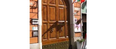 Entrée de l’hébergement