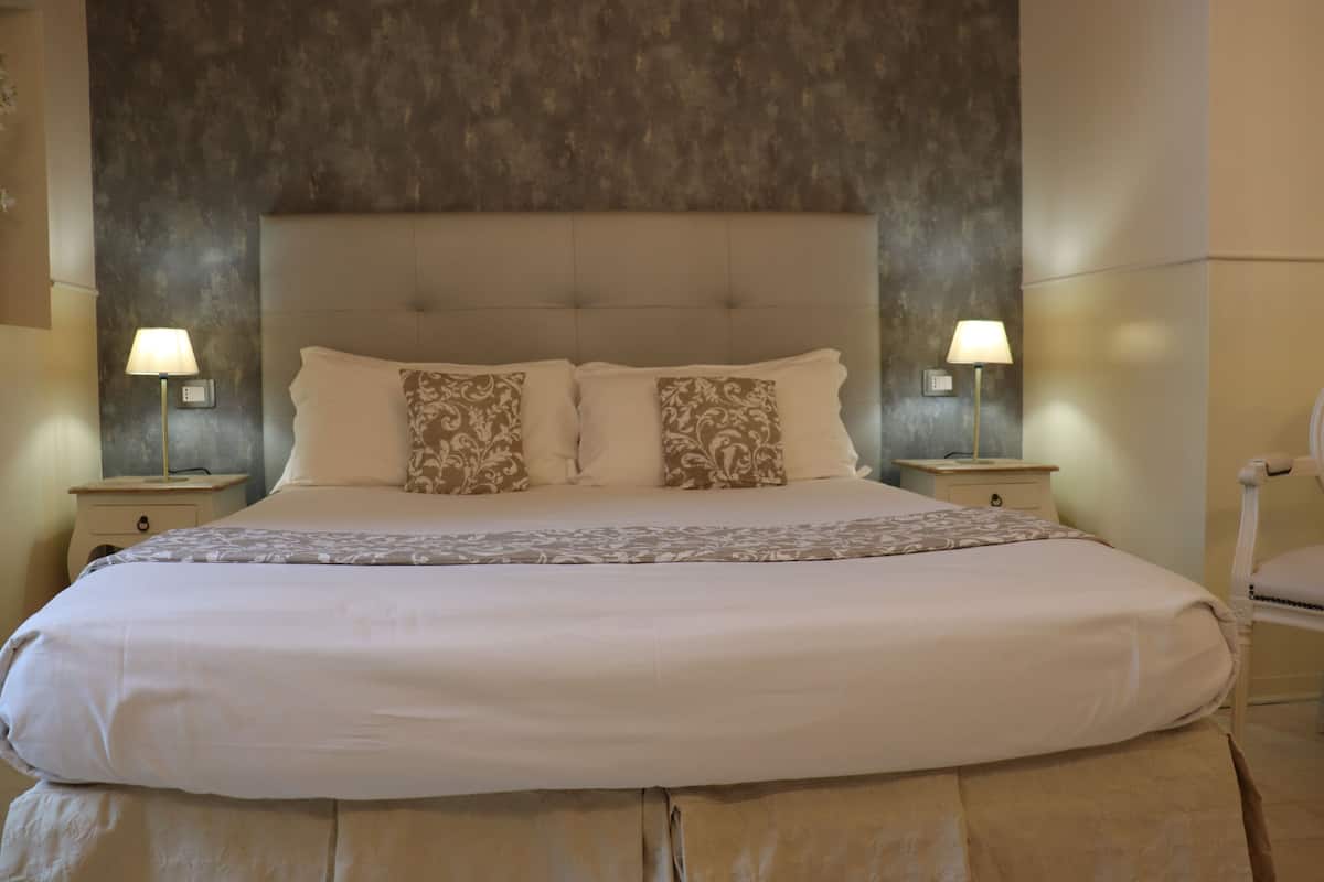 Superior Double Room | Premium bedding, Select Comfort beds, minibar, in-room safe