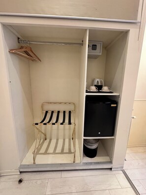 Tremannsrom – superior | Sengetøy av topp kvalitet, senger med Select Comfort-madrass og minibar