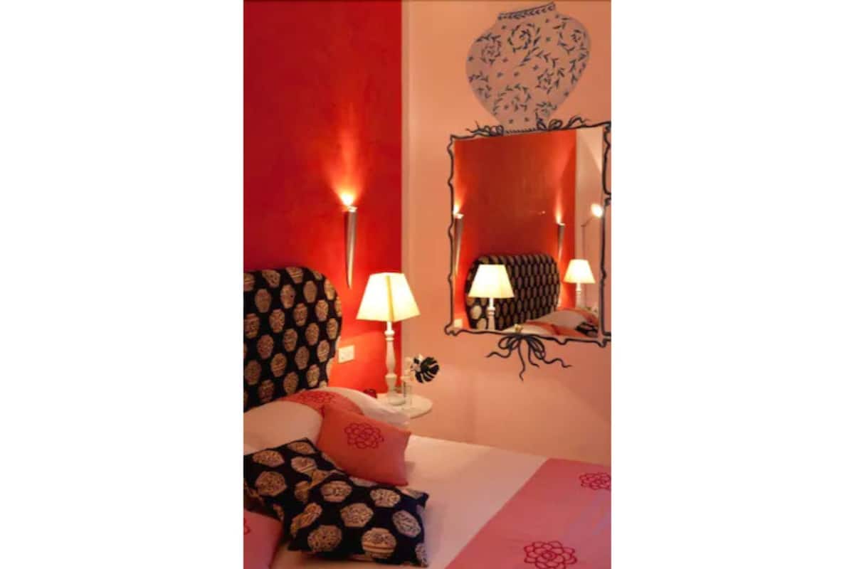Ropa de cama de alta calidad, colchones Select Comfort y minibar