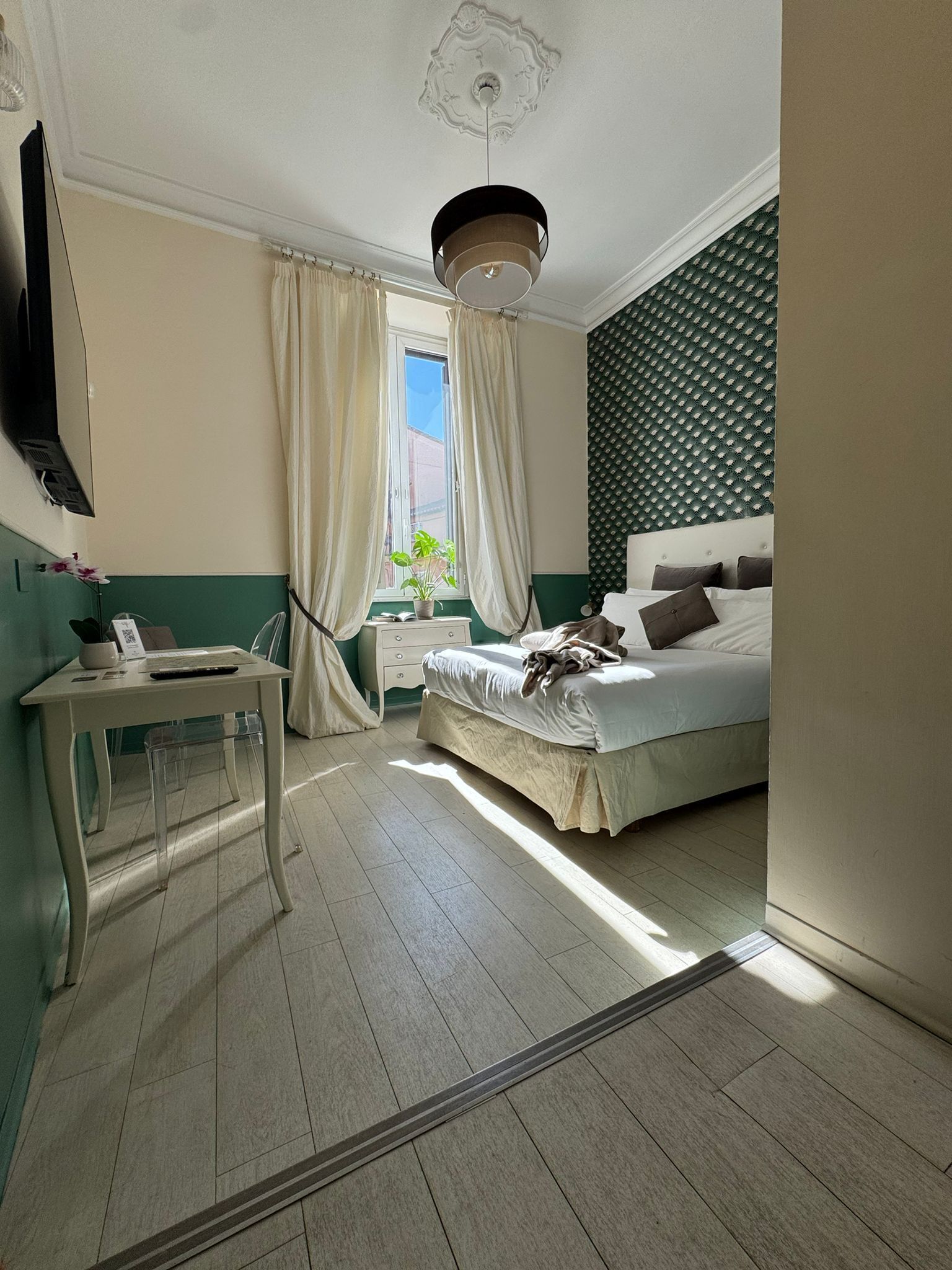 Superior Double Room | Premium bedding, Select Comfort beds, minibar, in-room safe