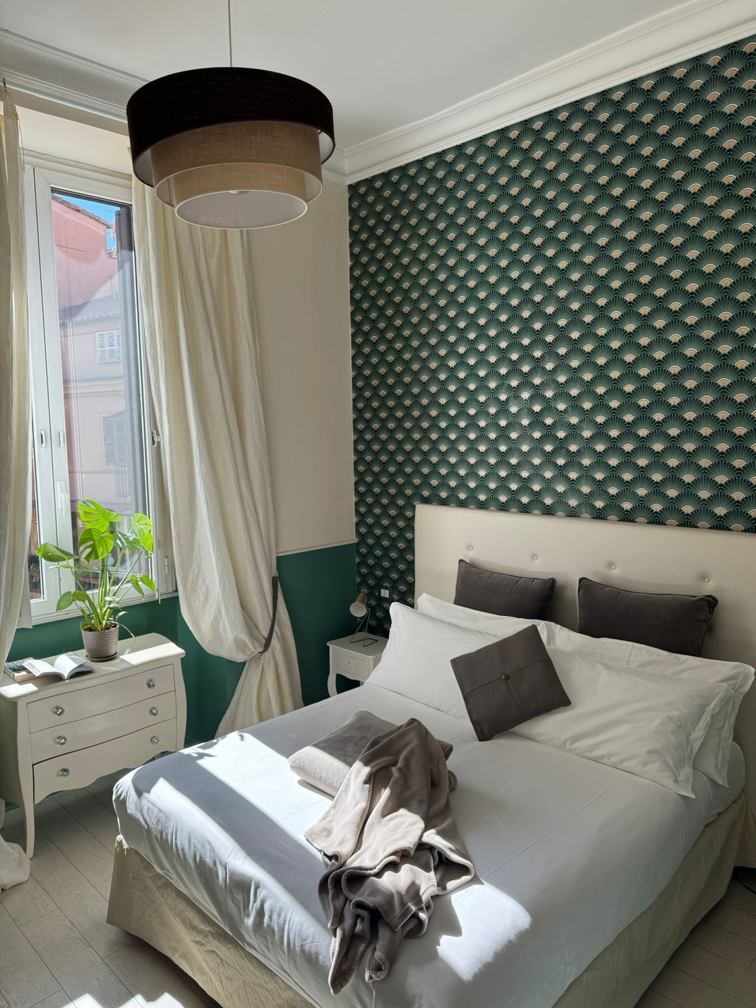 Ropa de cama de alta calidad, colchones Select Comfort y minibar 