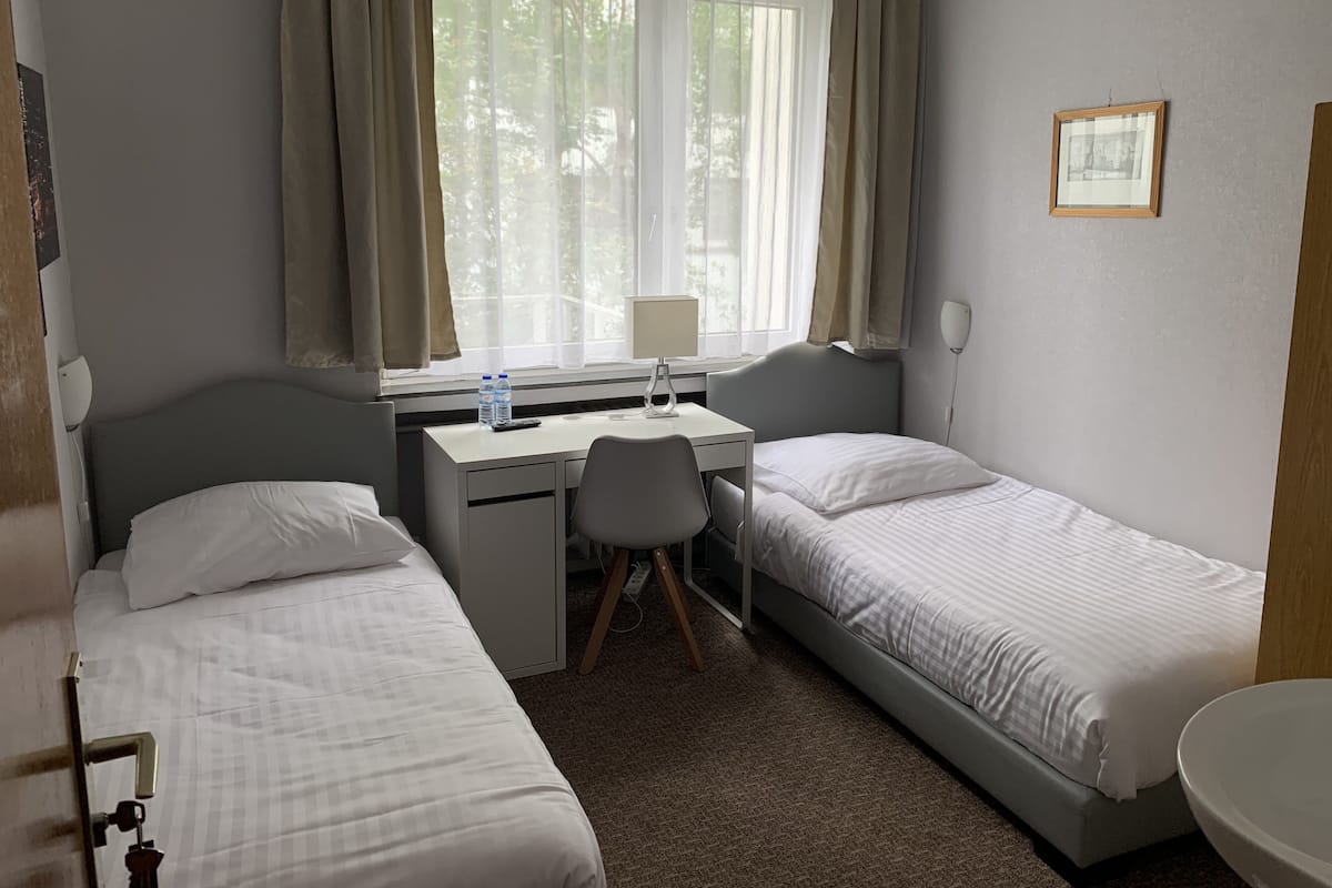 Standard Twin Room, Shared Bathroom