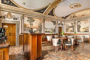 Bar (in der Unterkunft)