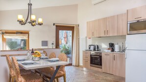 Coffee/tea maker, fridge, microwave, oven - Hilton Vacation Club Palazzo Catalani & Soriano (Soriano nel Cimino)