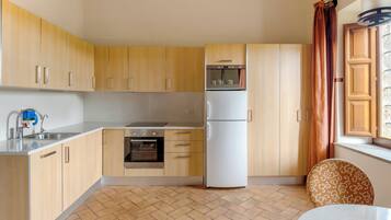 Superior-Apartment, 1 Schlafzimmer | Eigene Küche | Kühlschrank, Mikrowelle, Ofen, Herdplatte