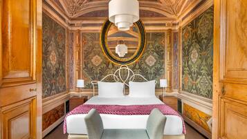 Apartment, 1 Bedroom | 1 bedroom, in-room safe, individually decorated, individually furnished