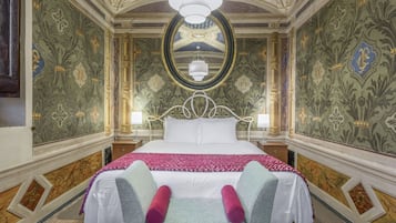 Apartment, 1 Bedroom | 1 bedroom, in-room safe, individually decorated, individually furnished