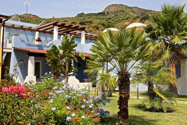 Minibar, in-room safe, individually decorated, desk
