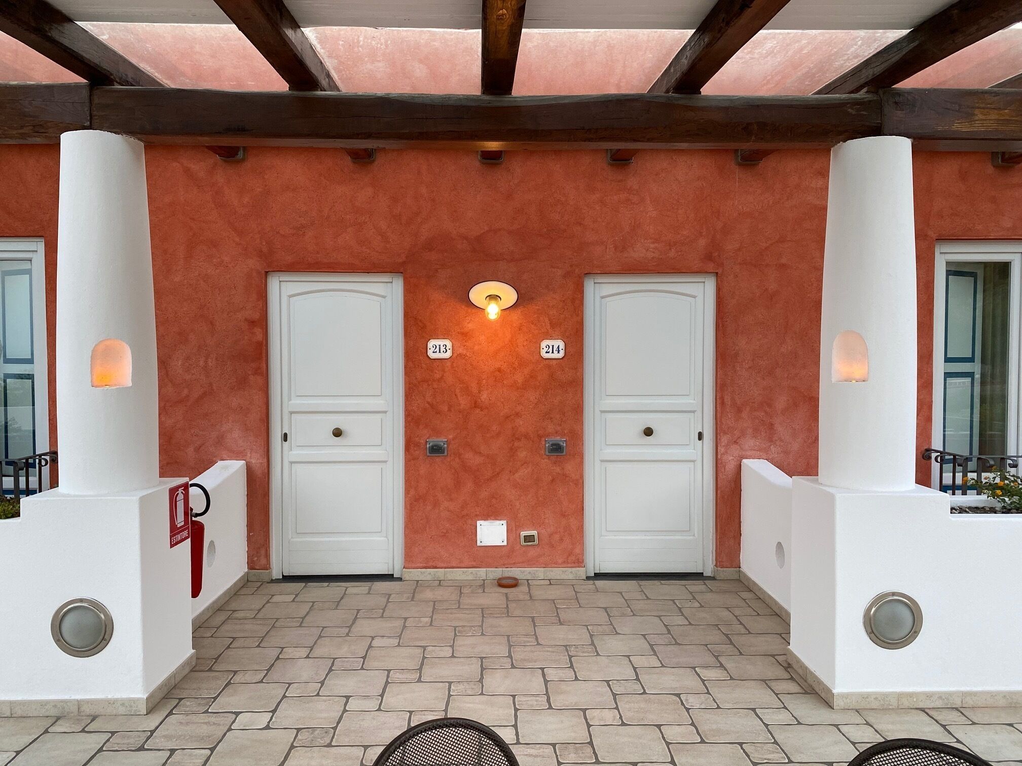 deluxe room, sea view (matrimoniale) | minibar, in-room safe, individually decorated, desk