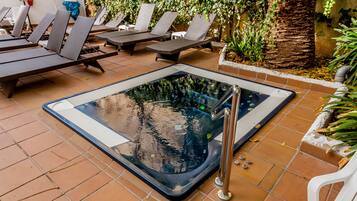 Outdoor spabad