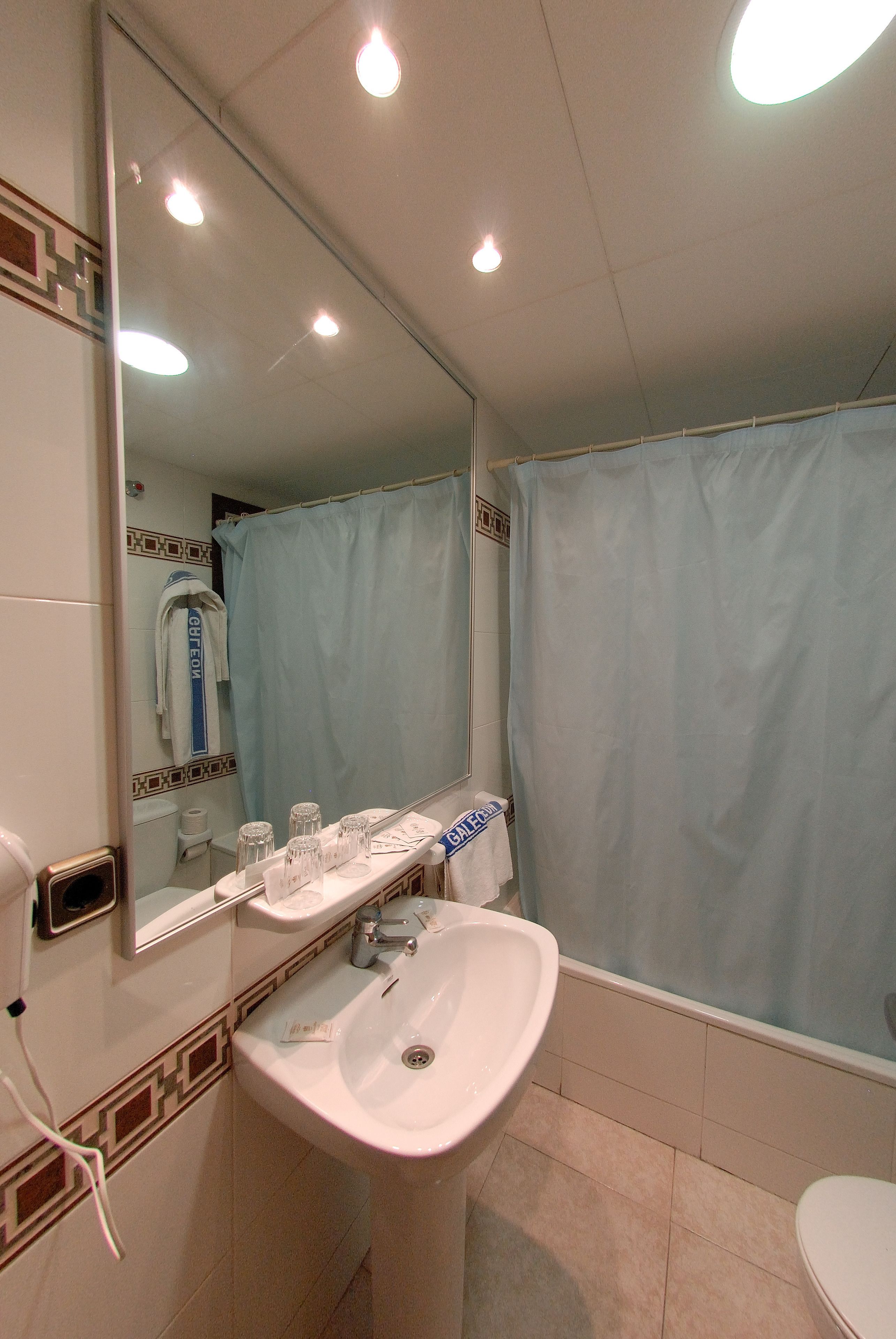 single room | bathroom sink