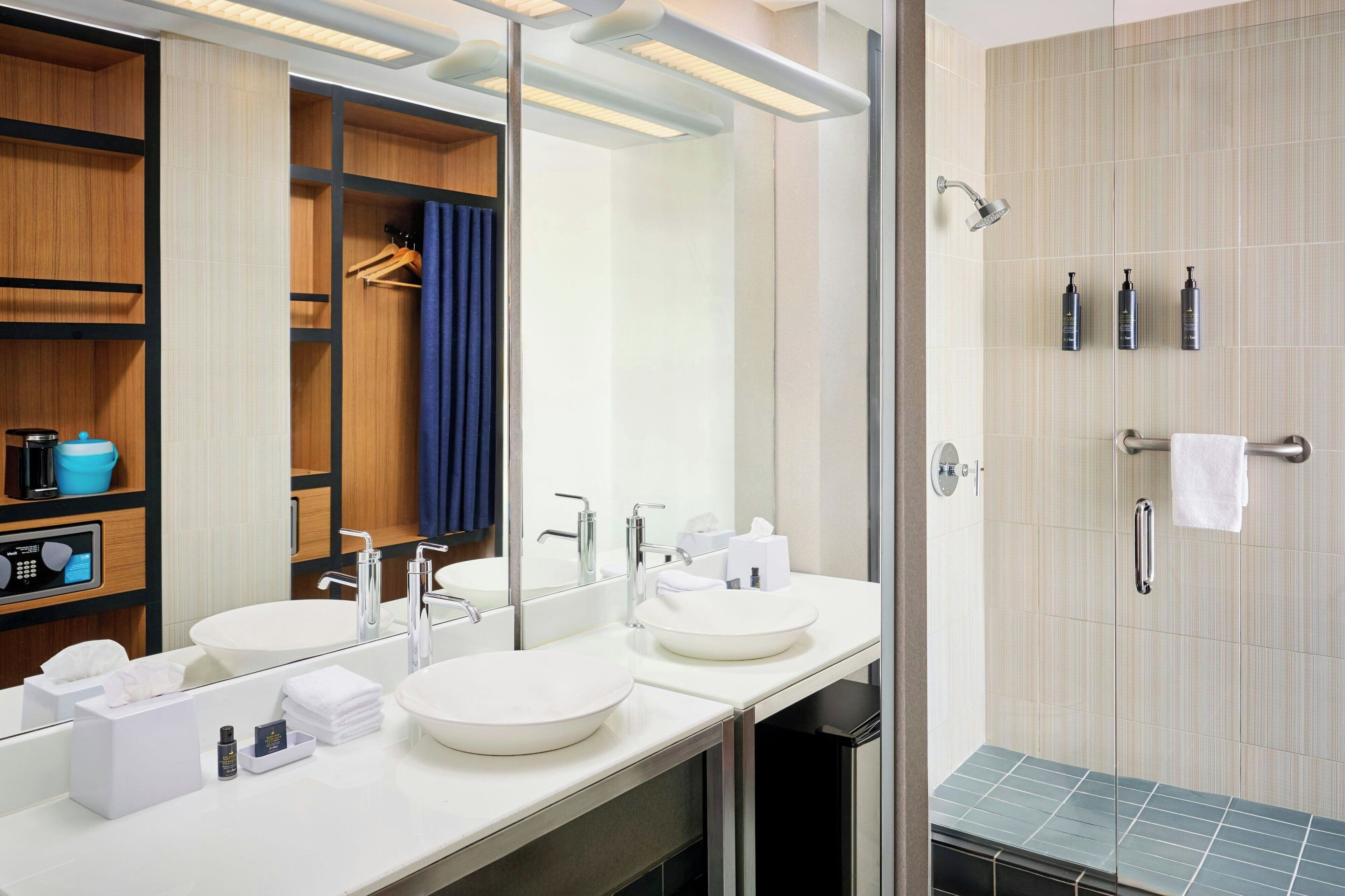 aloft, room, 1 king bed | bathroom | shower, designer toiletries, hair dryer, towels