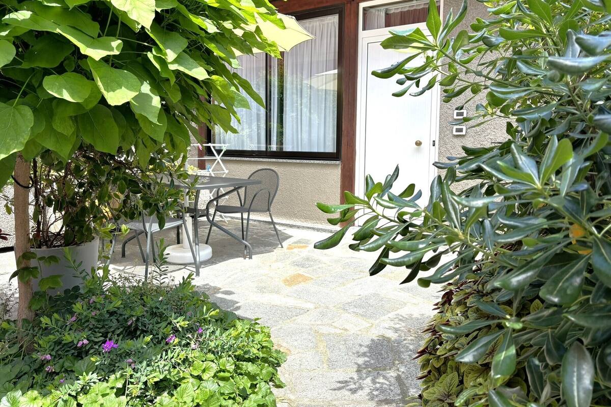 Double Room, 1 Queen Bed, Accessible | In-room safe, desk, soundproofing, free WiFi