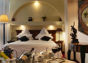 埃及棉床单、记忆海绵床垫、迷你吧、客房内保险箱