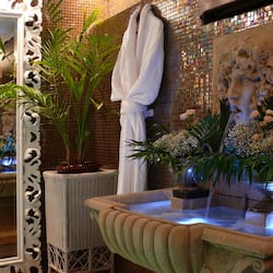 Indoor spa tub