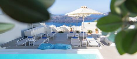 Bar junto a la piscina