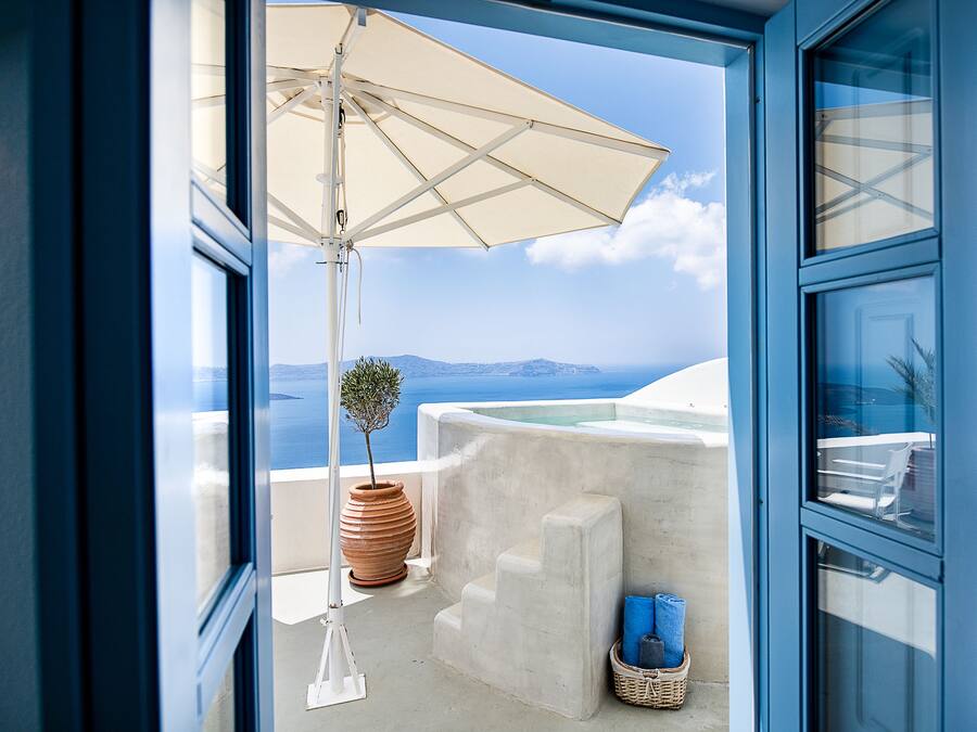 Pantelia Suite Caldera View (Hot tub) | Premium bedding, pillow-top beds, minibar, in-room safe