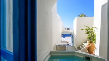 Junior Suite with hot tub & caldera view | Banheira de hidromassagem particular