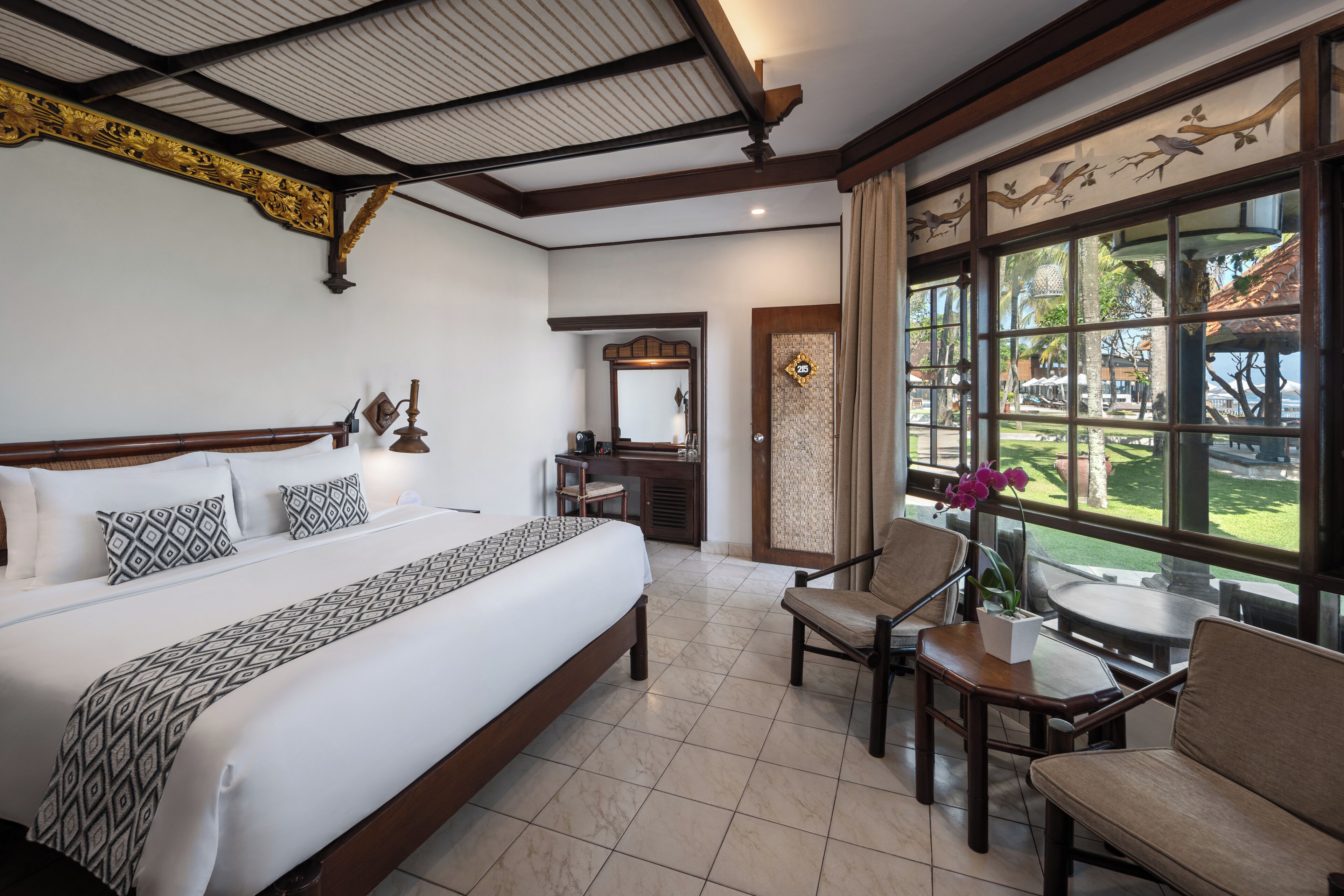 Ocean Facing Cottage | Minibar, in-room safe, desk, free WiFi