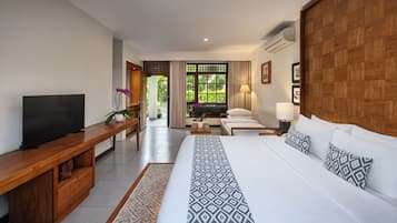 Junior Suite | Minibar, in-room safe, desk, free WiFi