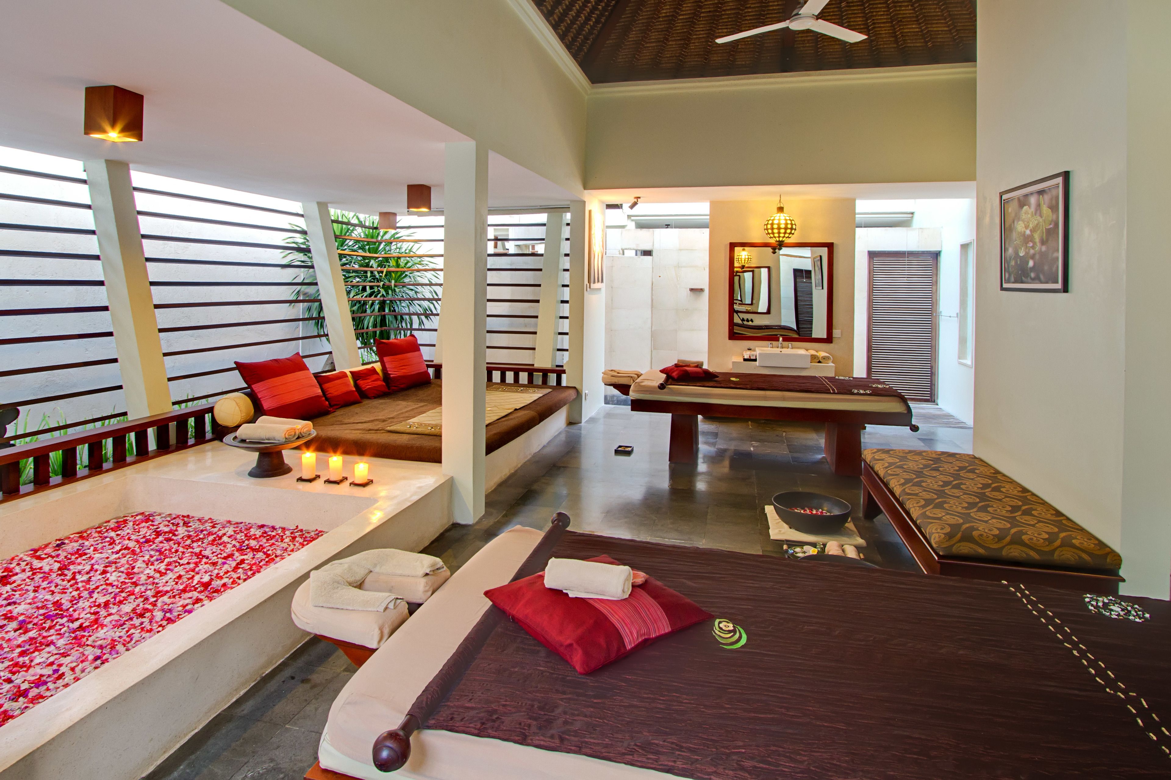 couples treatment room(s), body treatments, aromatherapy, body wraps