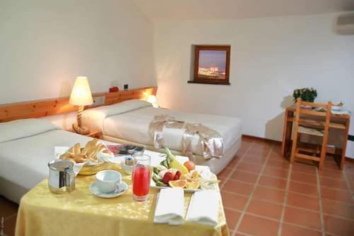 Room service - dining